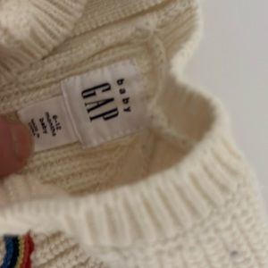 Baby gap sweatshirt cotton rainbow and stripes 6-12 Ms